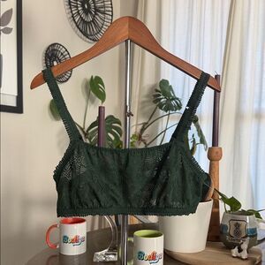 NWOT Aerie Green Lace Bralette L Pull on Feminine Gold